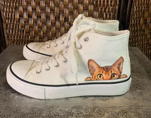 Cat Peeking Converse-Style Sneakers Size 8 thumbnail 1