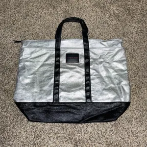 NWOT-Victorias Secret large tote thumbnail 2