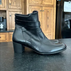 ECCO Shape M35 Ankle Boots Black Leather Heeled Round Toe Comfort Fall‎ size 5.5 thumbnail 2
