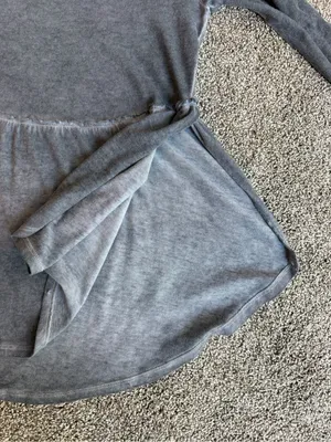 Hollister Women’s Medium Gray Mineral Wash Babydoll Peplum Long Sleeve Top thumbnail 7