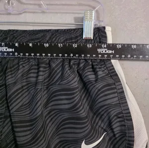 NWT Buffalo Bills Tempo Women's Nike Dri-FIT NFL Shorts Sz M thumbnail 5