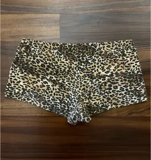 Brandy Melville Cheetah Shorts thumbnail 4
