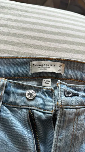 Abercrombie Mom High-Rise Shorts Curve Love thumbnail 5