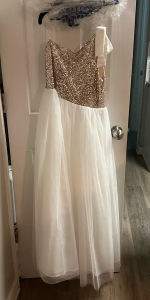 Girls size 14 Formal Dress thumbnail 1