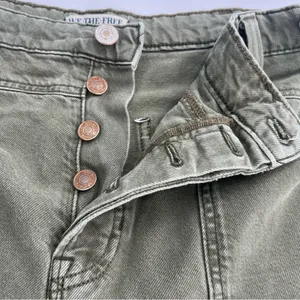 FREE PEOPLE We The‎ Free Palmer Cuffed Jeans Army green sz 32 thumbnail 6