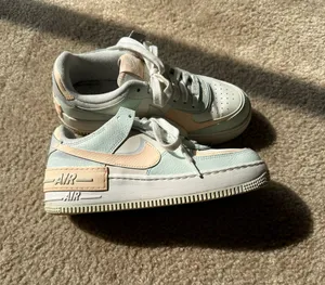 Nike Air Force 1 thumbnail 1