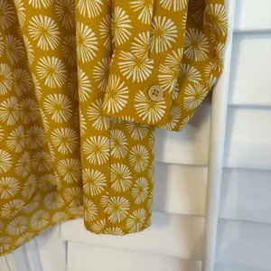 Banana Republic Gold Floral Blouse Size‎ Small thumbnail 5