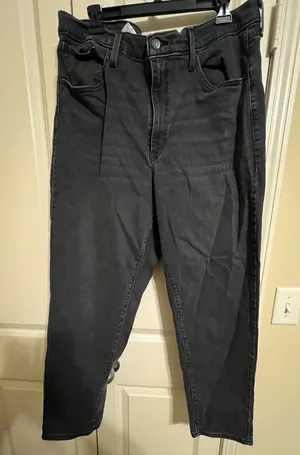 Levi’s High-Waisted Mom Jeans  thumbnail 1