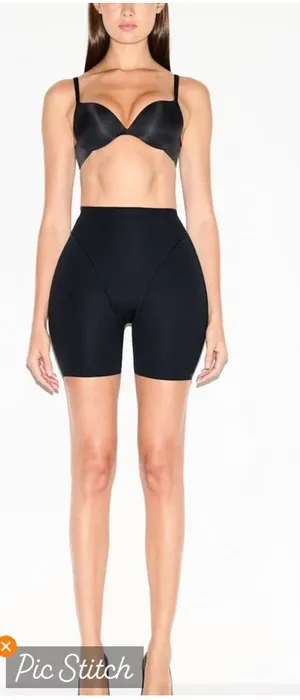 Skims Body Hip Shaping Mid Thigh Short Onyx thumbnail 1