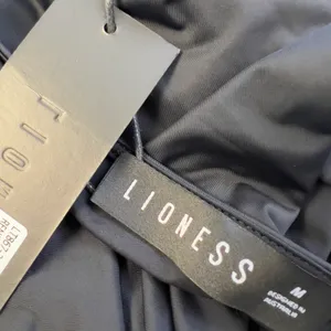 LIONESS One Shoulder 3DRosett Tank Top NWT thumbnail 8