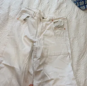 Gap White Jeans thumbnail 1