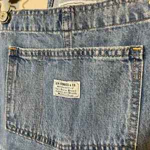 Levis Women's Denim Shortalls Light Wash Bib Overalls Blue Small Country Western thumbnail 3