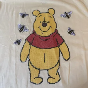Disney Winnie the Pooh Yellow Cross Stitch‎ Embroidered Bumble Bee T-Shirt XL thumbnail 2