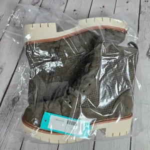 MIA Womens‎ Olive Green Perforated Lace Up Ankle Boots Lug Heel Side Zip 6.5 NEW thumbnail 12