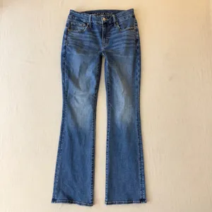 American Eagle Curvy High-Rise Skinny Kick Jeans Womens 2 Short Blue thumbnail 2