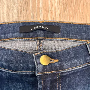 J Brand Selena Jeans Women's‎ Size 31 Dark Wash Denim Cropped Bootcut Casual thumbnail 3