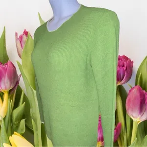 No name beautiful green white trim sweater! New thumbnail 8