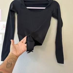 Skims essential scoop neck long sleeve top thong small/medium thumbnail 3