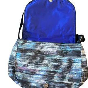 ivivva purse multicolored insulated‎ Button Closure and shoulder bag I Move CP thumbnail 3