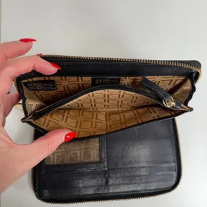 Lodis Ellie Single Zip Wristlet Black Pebbled Leather RFID Gold Hardware Wallet thumbnail 10