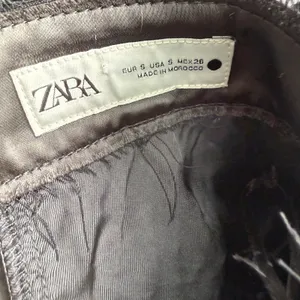 Zara‎ S Black Satin Frayed Waist Tapered Ankle Pants Preppy Classic Minimalist thumbnail 6