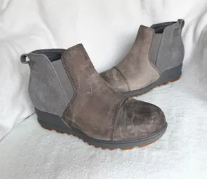 Sorel Evie 2 Chelsea Boots Gray Leather Hidden Wedge Lug Ankle Booties 6.5 thumbnail 1