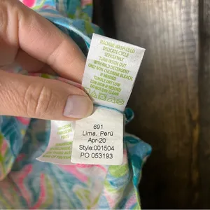 Lilly Pulitzer Etta V-neck Tee Women Size XS One in a Melon Print V-neck Beach thumbnail 5