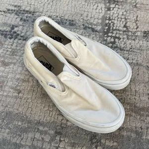 lightly worn vans thumbnail 1