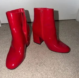 SHEIN Red Patent Block Heel Ankle Boots thumbnail 1