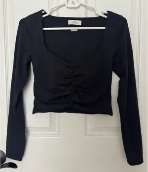 Aritzia Contour Long Sleeve thumbnail 1