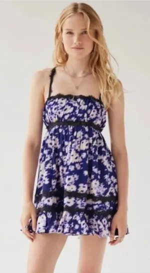 Urban Outfitters NWT Eliana Strappy Back Floral Babydoll DRESS Small‎ thumbnail 1