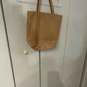 Madewell Leather Tote Bag in Tan - Classic Women's Everyday Bag NWT and Flaws thumbnail 3