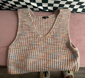 Sweater Vest Multiple Size L thumbnail 2