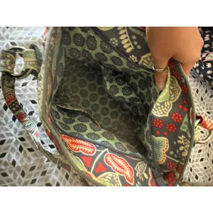 Vera Bradley Y2k Quilted Cotton Shoulder Bag Grey Red Floral Paisley Zip‎ Tote thumbnail 7