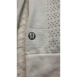 Lululemon Long Sleeve Shirt Light Grey Mesh Pointelle Womens 4544 thumbnail 4