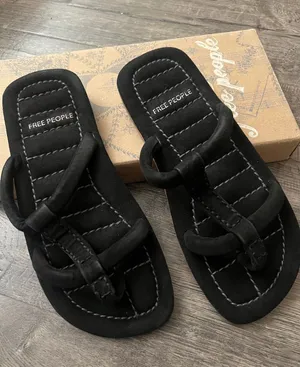 Free People Black Quilted Toe-Loop Sandals thumbnail 1