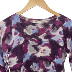 NEIMAN‎ MARCUS CASHMERE VNECK SWEATER Watercolor Purple SIZE MEDIUM Fits like an thumbnail 2