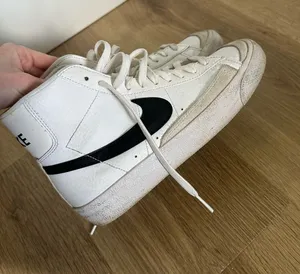 High-Top Nike Blazers thumbnail 1