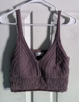 Hollister Top thumbnail 1