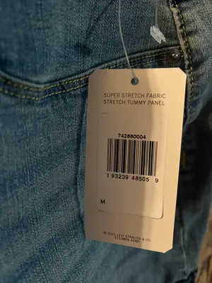 Signature Collection NWT By Levi Strauss & Co. Maternity Mid-Rise Shortie Shorts medium (112) thumbnail 4