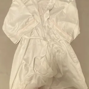 NWOT Apt. 9 Embroidered Bridal Robe thumbnail 2