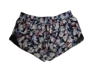 lululemon athletica Hotty Hot Short II *2.5" thumbnail 3