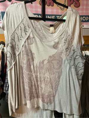 WE THE FREE MEDIUM ✨ boho tee gray VGUC thumbnail 1