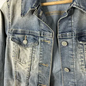 Levis Signature Womens size Small Gold Classic Trucker Denim Jacket thumbnail 5