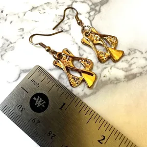 Gold tone drop earrings Gold thumbnail 7