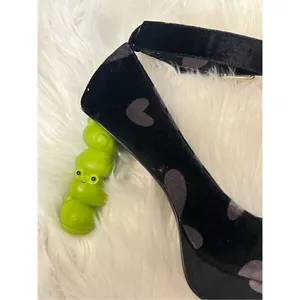 Pocketbean Retro Funky Black Heart Print Froggy Heel Shoes 9 thumbnail 3