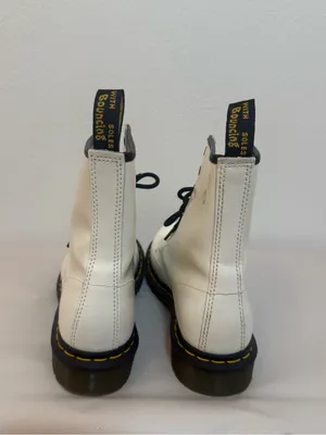 Dr. Martens 1460 WOMEN'S PATENT LEATHER LACE UP BOOTS‎ thumbnail 7