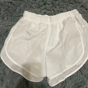 White Nike shorts thumbnail 4