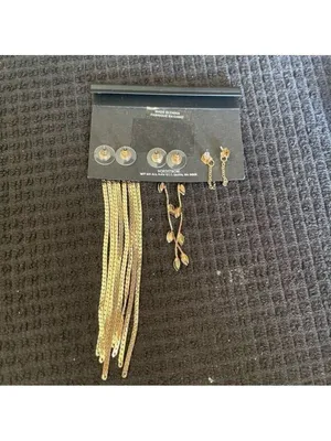 Free Press set of 3 gold tone floral design earrings NEW thumbnail 3