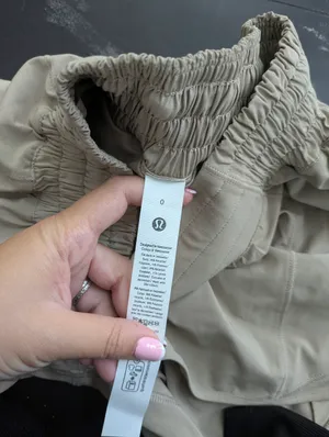 Lululemon Athletica Hotty Hot High-Rise Lined Shorts 4" Size 0 thumbnail 4